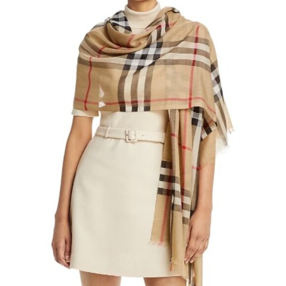 Burberry LIGHTWEIGHT Giant Check Scarf Wrap - Archive Beige - Picture 1 of 9